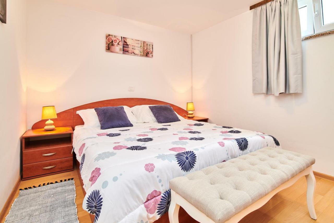 Ferienwohnung App Sverko Vilanija Exterior foto