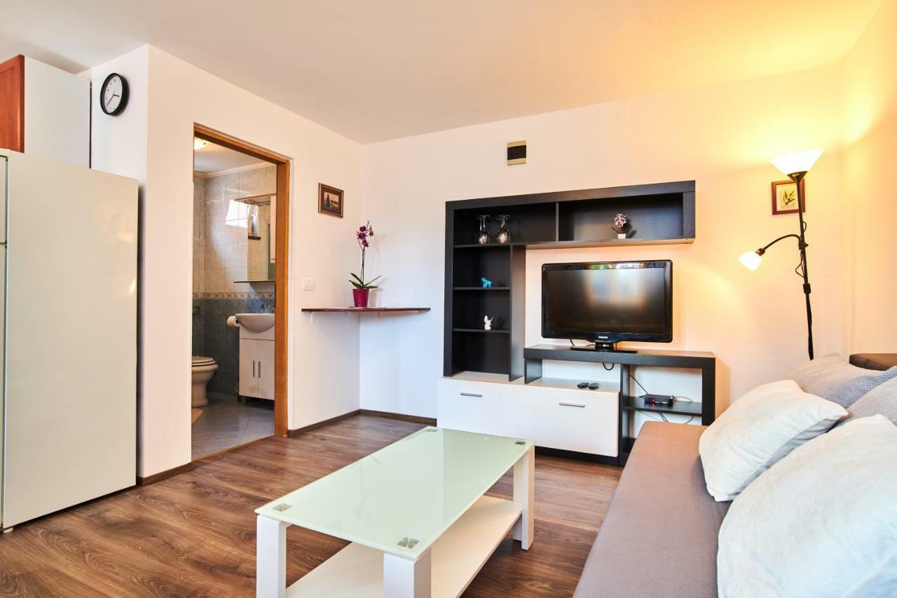 Ferienwohnung App Sverko Vilanija Exterior foto